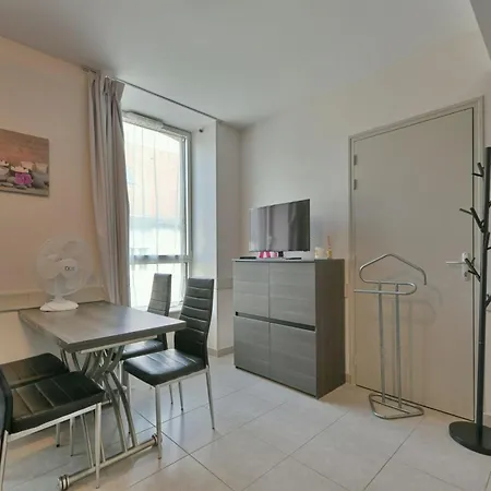Le Fuchsia - Petfriendly -jacuzzi Sauna Appartement *